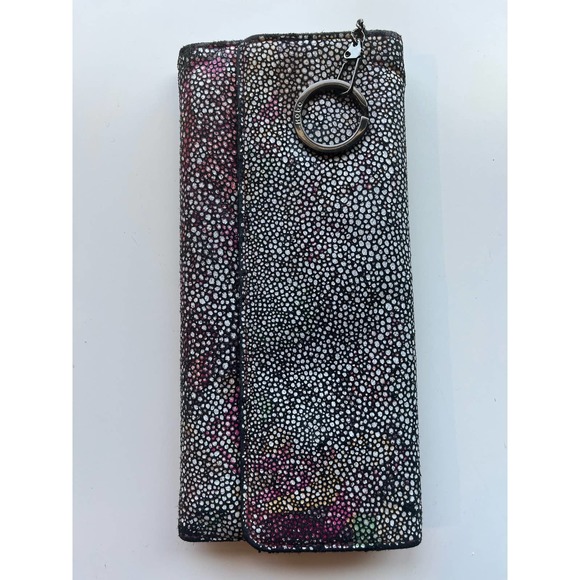 Hobo abstract foliage trifold wallet with magnetic closure - Picture 1 of 7